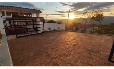 Casa campestre de 850 M2 en 750 mill en La Mesa Cund