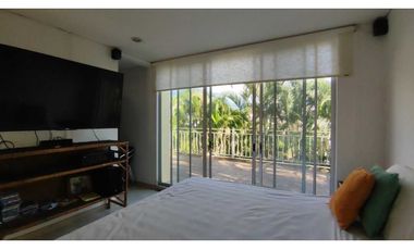 Hermosa casa urbana de 171 M2 en 400 mill en La Mesa Cund zona campes