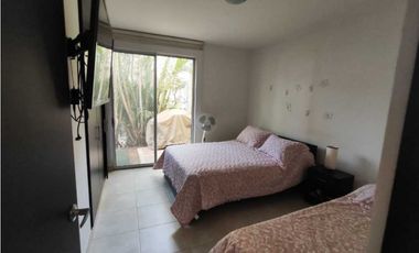 Hermosa casa urbana de 171 M2 en 400 mill en La Mesa Cund zona campes