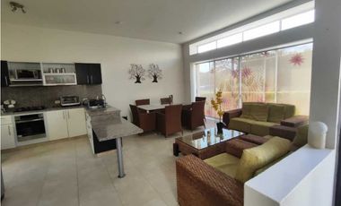 Hermosa casa urbana de 171 M2 en 400 mill en La Mesa Cund zona campes