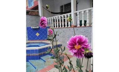 En venta casa semi urbana de 280 M2 en 355 mill con piscina