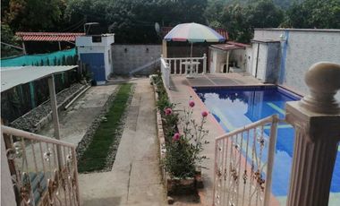 En venta casa semi urbana de 280 M2 en 355 mill con piscina