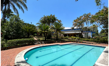 Casa quinta de 3429 M2 en 1900 mill en La Mesa Cund, COL.