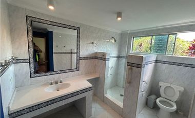 Casa quinta de 3429 M2 en 1900 mill en La Mesa Cund, COL.