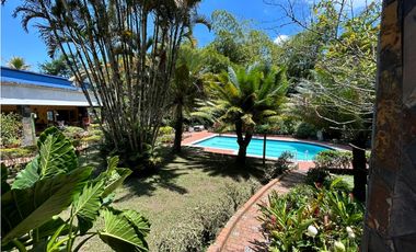 Casa quinta de 3429 M2 en 1900 mill en La Mesa Cund, COL.