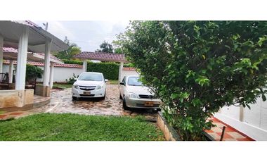 Casalote de 1000 M2 en 650 mill en La Mesa Cund, a 10 min del pueblo.