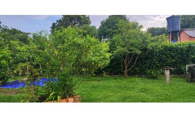 Casalote de 1000 M2 en 650 mill en La Mesa Cund, a 10 min del pueblo.