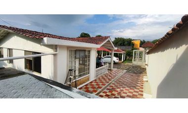 Casalote de 1000 M2 en 650 mill en La Mesa Cund, a 10 min del pueblo.