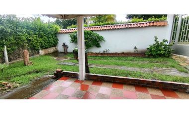 Casalote de 1000 M2 en 650 mill en La Mesa Cund, a 10 min del pueblo.