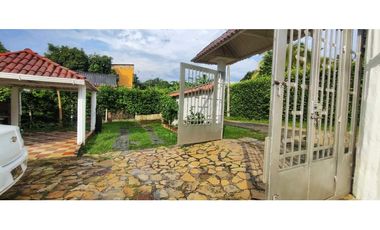 Casalote de 1000 M2 en 650 mill en La Mesa Cund, a 10 min del pueblo.