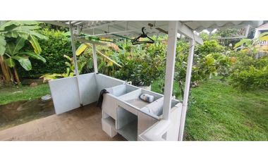 Casalote de 1000 M2 en 650 mill en La Mesa Cund, a 10 min del pueblo.