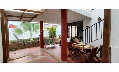 Casa campestre de 262 M2 en 379 mill en La Mesa Cund, URBANA