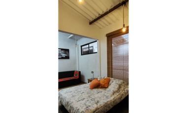 Casa campestre de 262 M2 en 379 mill en La Mesa Cund, URBANA