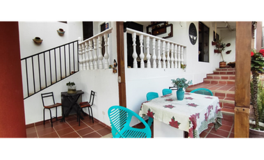 Casa campestre de 262 M2 en 379 mill en La Mesa Cund, URBANA