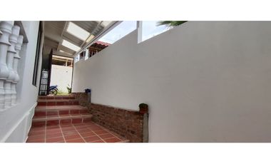 Casa campestre de 262 M2 en 379 mill en La Mesa Cund, URBANA