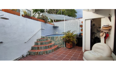 Casa campestre de 262 M2 en 379 mill en La Mesa Cund, URBANA