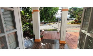 hermosa casa en conjunto de 410 mill en La Mesa Cund, un piso