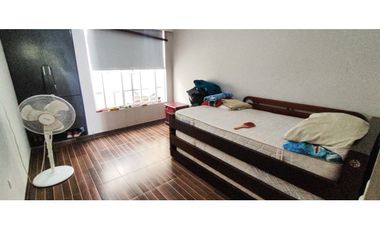 hermosa casa en conjunto de 410 mill en La Mesa Cund, un piso