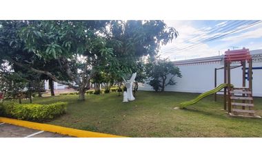 hermosa casa en conjunto de 410 mill en La Mesa Cund, un piso