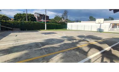 hermosa casa en conjunto de 410 mill en La Mesa Cund, un piso