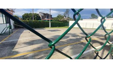 hermosa casa en conjunto de 410 mill en La Mesa Cund, un piso