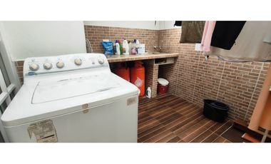 hermosa casa en conjunto de 410 mill en La Mesa Cund, un piso