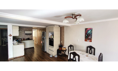 hermosa casa en conjunto de 410 mill en La Mesa Cund, un piso