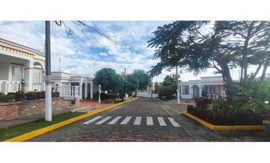 hermosa casa en conjunto de 410 mill en La Mesa Cund, un piso