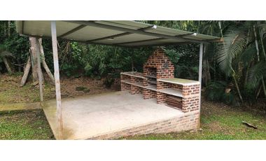 Venta de casa campestre de 1225 M2 en 679 mill en La Mesa Cund, Col.