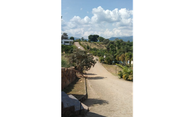 Venta de lote en condominio de 1703 M2 en 250 mill en La Mesa Cund