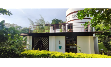 venta de casa campestre en condominio de 2000 M2 en La Mesa Cund.