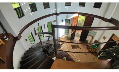 venta de casa campestre en condominio de 2000 M2 en La Mesa Cund.