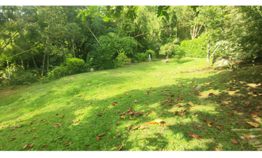 venta de casa campestre en condominio de 2000 M2 en La Mesa Cund.