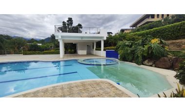 venta de casa campestre en condominio de 1704 M2 en 870 mill