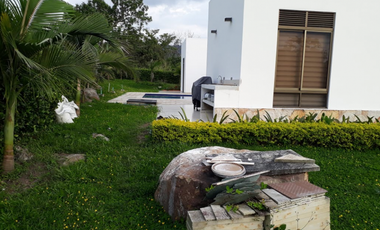 venta de casa campestre en condominio de 1704 M2 en 870 mill
