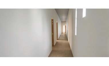 Casa campestre para estrenar en La Mesa Cund, COL con piscina