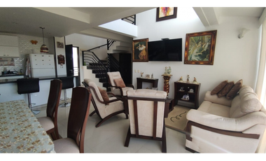 Se vende penthouse de 178 M2 en 700 mill en La Mesa Cund, COL.