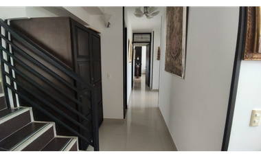 Se vende penthouse de 178 M2 en 700 mill en La Mesa Cund, COL.