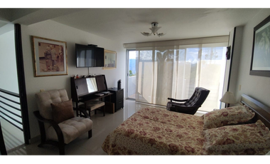 Se vende penthouse de 178 M2 en 700 mill en La Mesa Cund, COL.