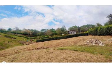 Venta de lote de 165 mill de 1700 en La Mesa Cund Colombia.