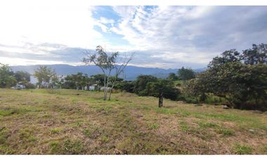 Venta de lote de 3200 M2 en 768 millones en La Mesa Cund