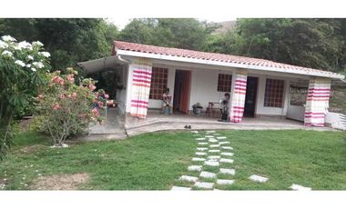 Venta de finca de 1 hectárea de 450 mill en Tocaima Cund, COL