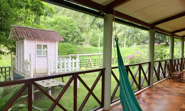 Finca de 1 hectárea con casa y piscina, en La Mesa Cund, COL