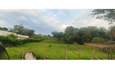 Venta de lote de 2272 M2 en La Mesa CUND, zona de valorización