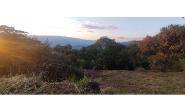 Venta de lote en Condominio de 2100 M2 en 210 mill en La Mesa Cund.