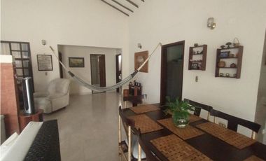 Se vende casa campestre de 280 M2 en 650 mill en La Mesa Cund, COL.