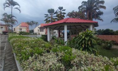 Se vende casa campestre de 280 M2 en 650 mill en La Mesa Cund, COL.