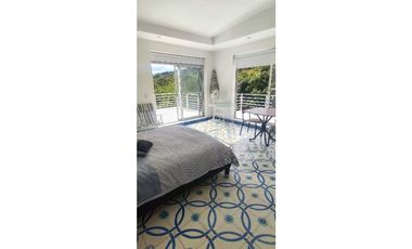 Casa campestre de 2550 M2 en 600 mill en La Mesa Cund COL