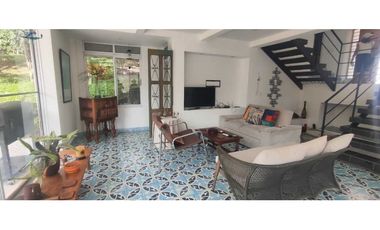 Casa campestre de 2550 M2 en 600 mill en La Mesa Cund COL