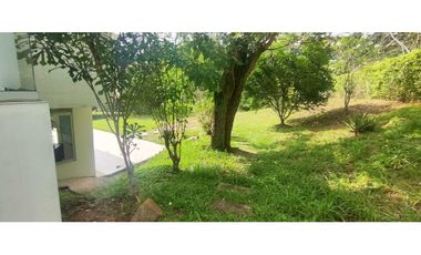 Casa campestre de 2550 M2 en 600 mill en La Mesa Cund COL